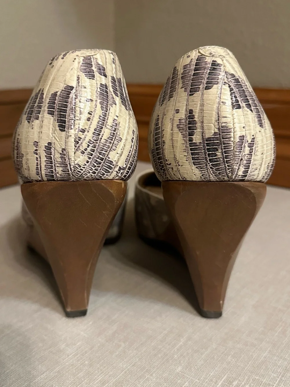 Anthropologie Schuler & Sons Wedge Heels 9.5 Lizard Print Cutout Pumps